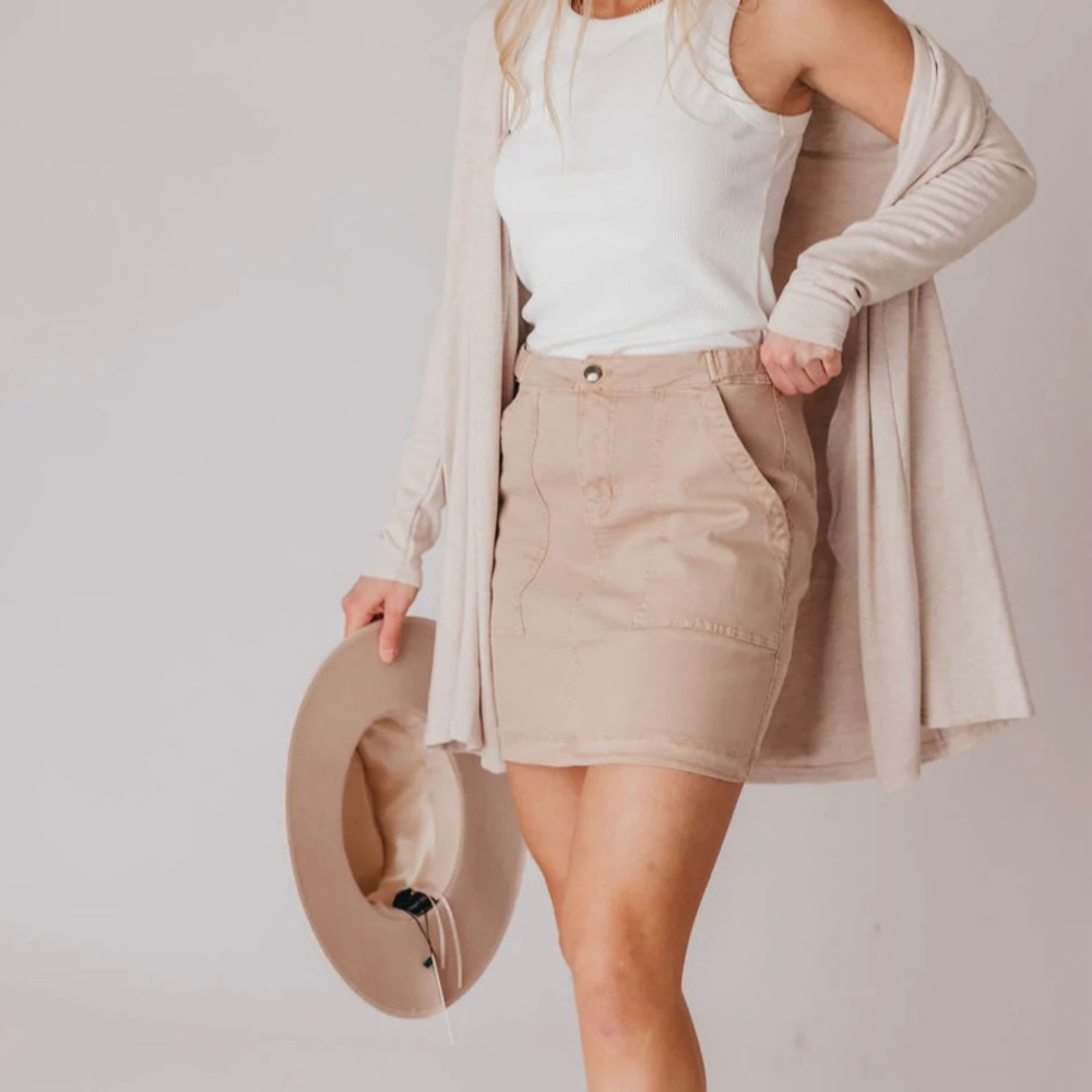 Listicle “Joey Cargo Skirt” from Paige Collective in size M (NWT, never worn!)